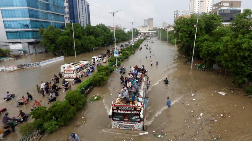 Hơn 1/3 lãnh thổ Pakistan đang chìm trong lũ lụt